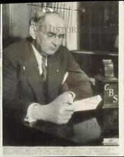1935 Press Photo Senator Vandenberg Gives Radio Address on U.S. Peace, D.C. picture