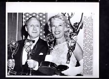Jack Benny & Dinah Shore win four Emmy Awards 1958 Press Photo picture
