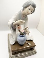 Lladro Japanese Geisha Flower Arranger figurine 4840 mint glossy porcelain picture