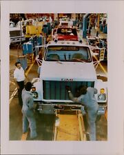 LG872 1982 Original Lombardo Color Photo GENERAL MOTORS Plant Pontiac Assembly picture
