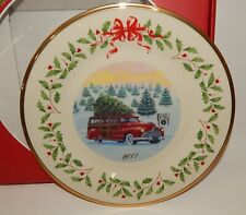 Lenox Annual Christmas Holiday Plate 2017 Bringing Home the Tree Red Woody Wagon picture