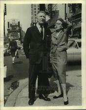 1960 Press Photo W.G. Rogers and Mildred Weston at New York City's Times Square picture