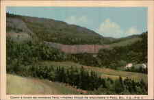 Postcard: Chemin à travers des montagnes Percé. -Highway through the a picture