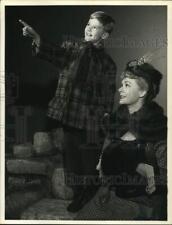1957 Press Photo Actress June Lockhart in a scene with Dennis Kohler. picture