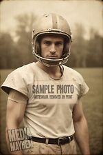 Football Player on the field  Print 4x6 Gay Interest Photo #618 picture