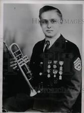 1935 Press Photo Robert De Hart, US Marine band at 18 yrs old - nem07846 picture