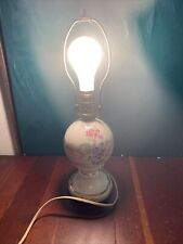 Vintage Automax Parlor/Table Lamp White With Gold Trim & Flowers NY USA Rare picture