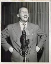 1951 Press Photo Douglas Fairbanks during CBS Radio broadcast - lra78765 picture