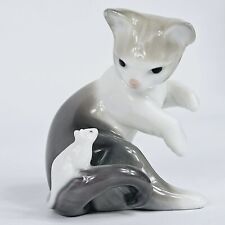 Vintage Lladro Porcelain Figurine #5236 Kitty Cat With Mouse on Tail Glossy picture