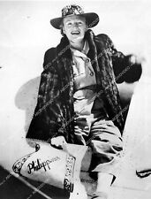 crp-15601 1945 Gracie Fields in airplane in south Pacific tour crp-15601 picture