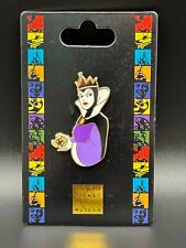 Disney Family Museum Pin- Evil Queen picture