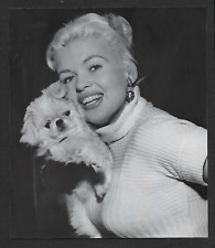 JAYNE MANSFIELD ACTRESS POSES WITH HER DOG VTG 1957 ORIG PHOTO picture
