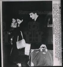 1952 Press Photo Count YvanDu M. De Bergendal with mom Countess Emile De Mongeau picture
