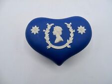 Wedgwood Royal Blue Jasperware HRM Queen Elizabeth II Silver Jubilee Heart Box picture