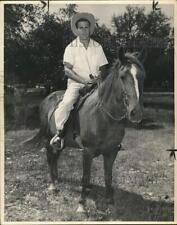 1958 Press Photo Football star Doak Walker rides on horseback. - hps01855 picture