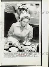 1974 Press Photo Princess Anne lunches at Games Village in Christchurch. picture