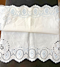 VINTAGE FINE WHITE COTTON LARGE TABLE MAT/DOILY~BLUE BRODERIE ANGLAISE 19