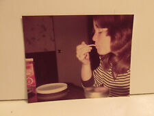 VINTAGE FOUND PHOTOGRAPH COLOR ART OLD PHOTO 1980S SEXY WOMAN TASTE TESTING FOOD picture