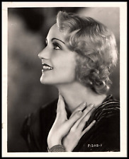 Hollywood Beauty CAROLE LOMBARD Glamour POSE 1920s STUNNING PORTRAIT Photo 683 picture