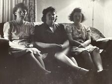 CG) Photograph 3 Pretty Women Sitting Couch Dark Light Shadows Noir 1940-50's picture