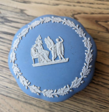 Vintage Wedgwood trinket box blue with lid classical motifs round 5