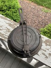 ANTIQUE RARE DIAMOND PATTERN CAST IRON 7 / 8 WAFFLE IRON WITH LIFT HANDLE (69) picture