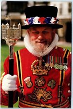 Postcard - Beefeaters at the Tower of London, England picture