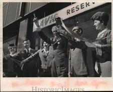 1966 Press Photo Gov Knowles cut a ribbon to open a new Avis office - mja32793 picture
