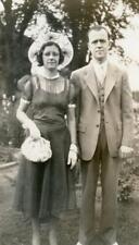 BT542 Vintage Photo COUPLE HAT GLOVES PURSE c 1930's 40's picture
