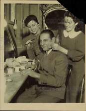 1931 Press Photo Guy Lombardo, band leader and violinist, has makeup done picture
