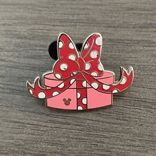 MINNIE MOUSE - GIFT Present with Bow Disney 2019 Pin picture