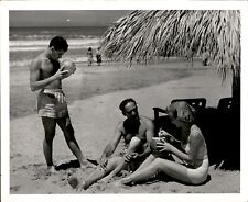 LG71 Original Photo SIPPING LUSCIOUS TROPICAL DRINKS ON ACAPULCO BEACH MEXICO picture
