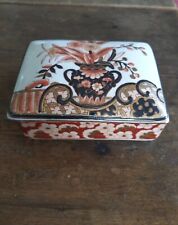 Chinese Trinket Box Chinese Powder Porcelain Flowers in vase1970 or later lid picture