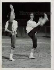 1963 Press Photo High-kicking ballet dancers, Janet Lester and Jeanette Ringholm picture