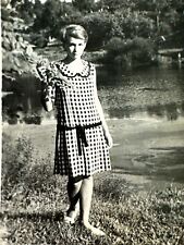 1960s Pretty Young Woman Vintage Photo Snapshot picture