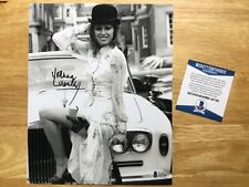 (SSG) Sexy JOANNA LUMLEY Signed 8X10 