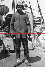 F002672 Captured Nationalist Turkish soldier picture