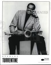 1987 Press Photo Stanley Turrentine poses with his saxophone - nop90375 picture
