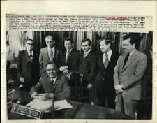 1973 Press Photo Texas Governor Dolph Briscoe signs Speed Reduction Bill picture