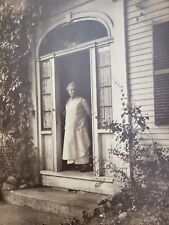 Large antique photograph 1900s Edwardian older woman house garden 9x12 picture