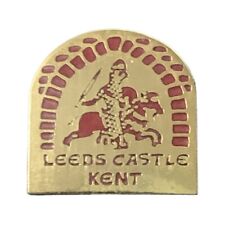 Vintage Leeds Castle Kent England Gold Tone Travel Souvenir Pin picture