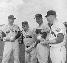 Mets manager Casey Stengel turns outfield benefit photographers- 1962 Old Photo picture