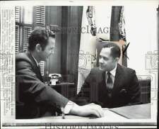 1970 Press Photo Governor William Milliken & Herman Glass During Meeting picture