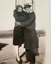c1920s Couple Warm & Cozy Young Love Fur Collar Fedora Hat Original Photo picture