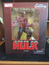 Marvel-Red Hulk PVC Gallery Diorama/ SEALED/ Sam Greenwell Artist/ Look Pics picture