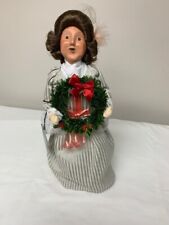 2007 BYERS’ CHOICE Charles Dickens Christmas Carol Series Mrs Fezziwig wreath picture