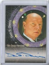 STARGATE SG-1 PREMIERE EDITION AUTOGRAPH CARD A2 DON S.DAVIS as GENERAL HAMMOND picture
