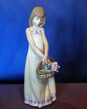 Lladro # 5605   Girl with Flower Basket    Mint  w/original box picture