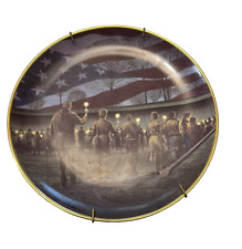 Franklin Mint Candlelight Memorial Decorative Plate Vietnam Veterans Patriotic picture