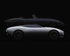 2000 Jaguar F-Type Concept Car with E-Type in Background Press Photo 0033 picture